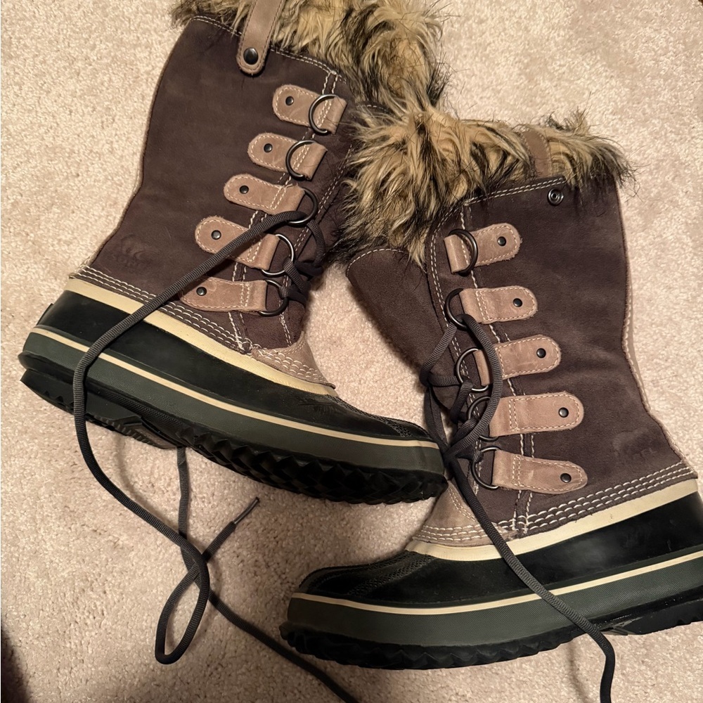 Sorel Joan of arctic boots size 6